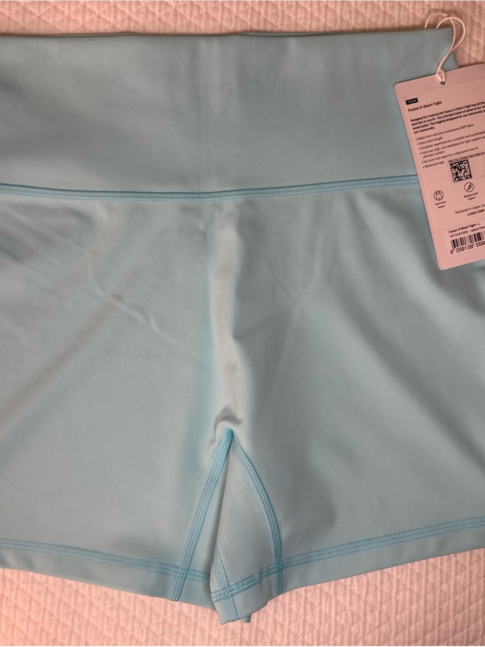 NWT- LSKD Fusion Ultra High Rise 4” Short X-Short Tight in Island Paradise